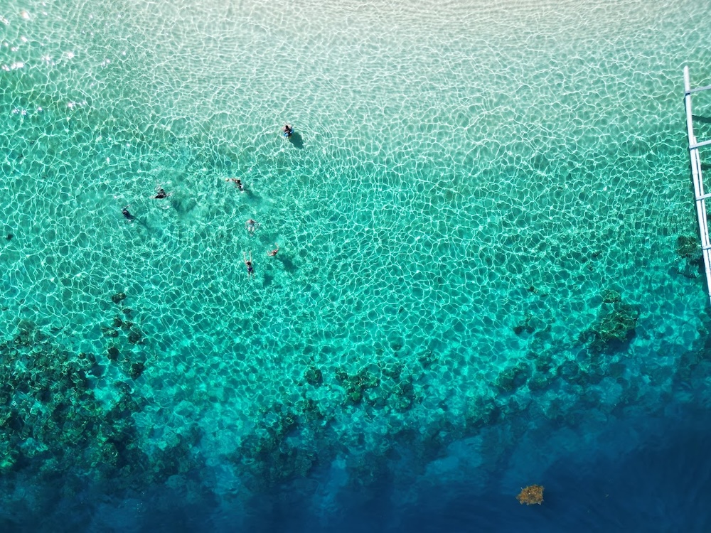 Azuurblauwe zee Filipijnen