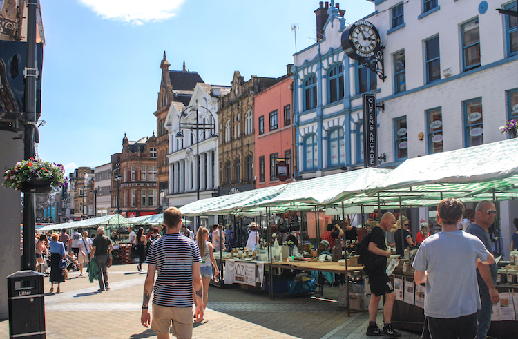 15.00 Shoppen leeds