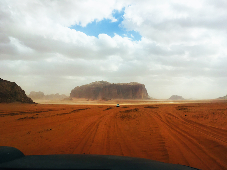 Aankomst wadi rum woestijn