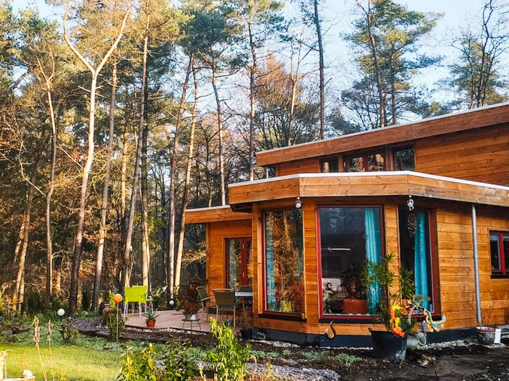 Airbnb Nijmegen slapen in het bos boshuis_