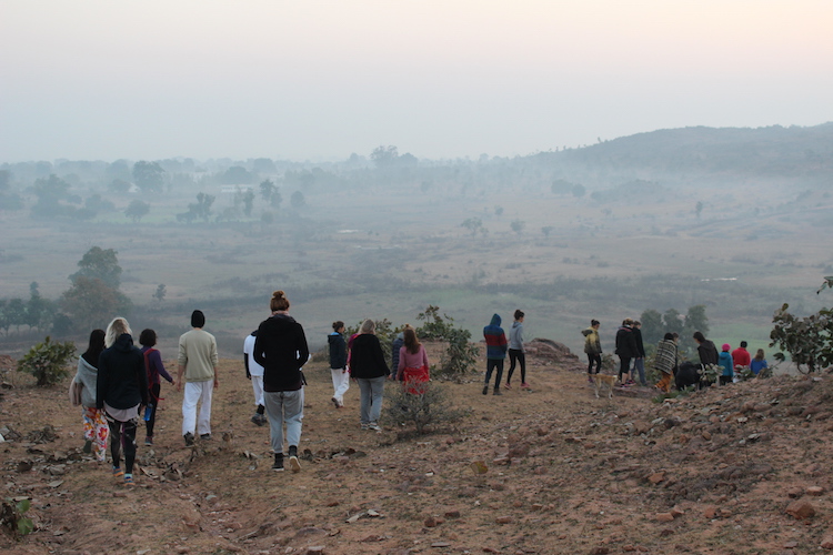 Avondwandeling yoga teacher training india