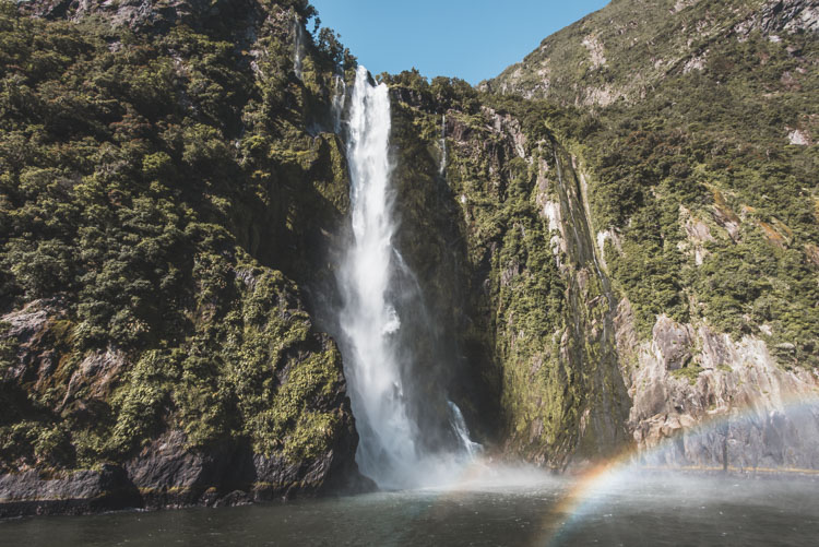 Backpack Route Nieuw Zeeland Zuidereiland Milford Sound waterval