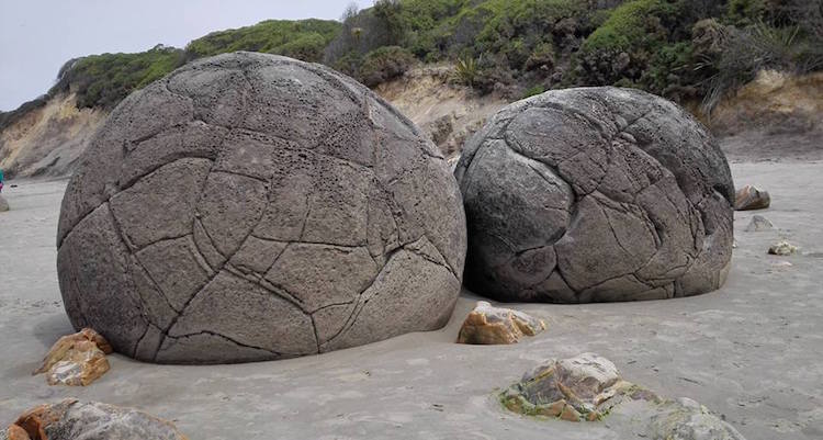Backpacken Nieuw Zeeland Mouraki Boulders tip