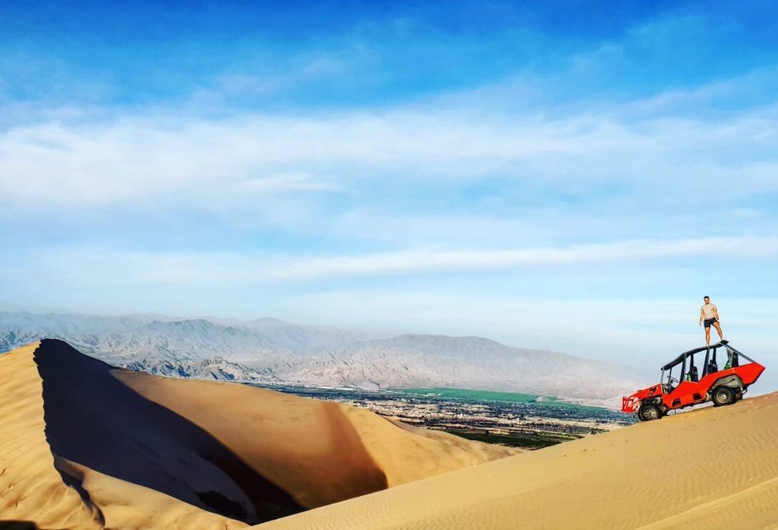 Backpacken Zuid-Amerika of Zuid-Oost Azie Sanboarden Huacachina