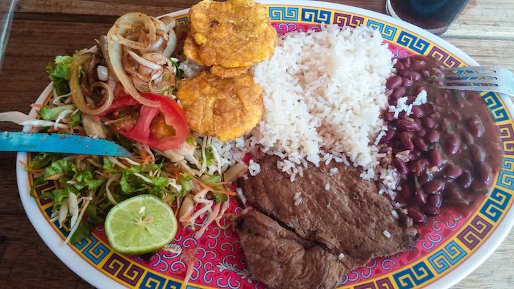 Backpacken in Costa Rica alleen Typische dagschotel