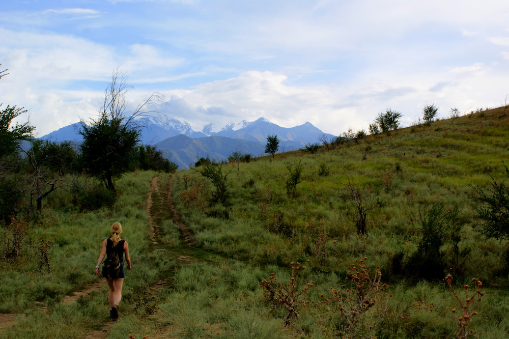 backpacken kirgizie hiken wandelen