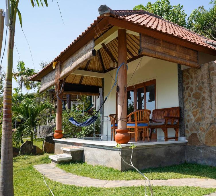 Bamboo Bali Hill Bungalows amed hotel