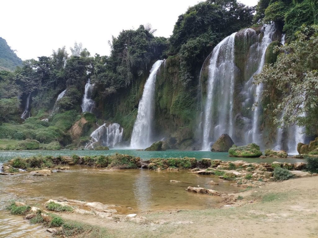 Ban Gioc Waterfall vietnam tips