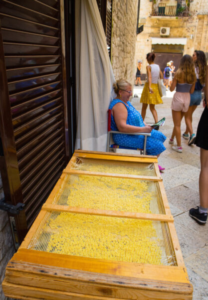 Bari pasta op straat