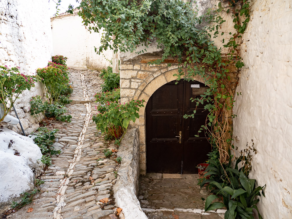 Berat Albanie street to Kala