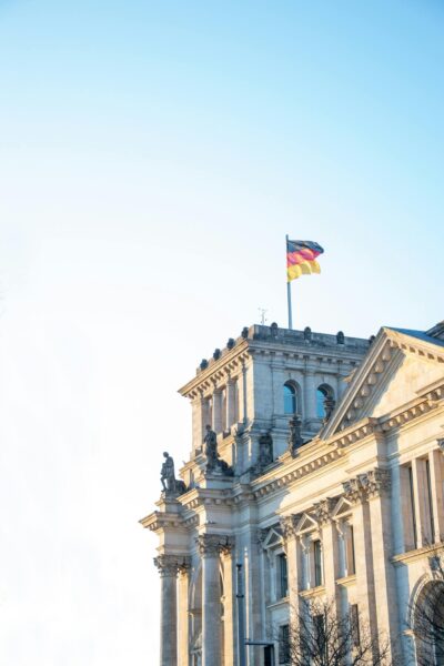 Berlijns gebouw met vlag