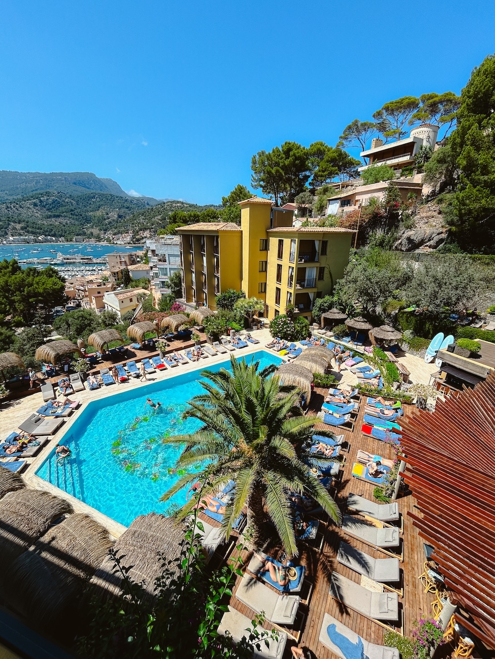 Bikini hotel