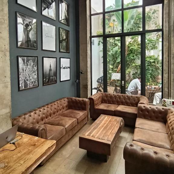 Black Swan Hostel Sevilla