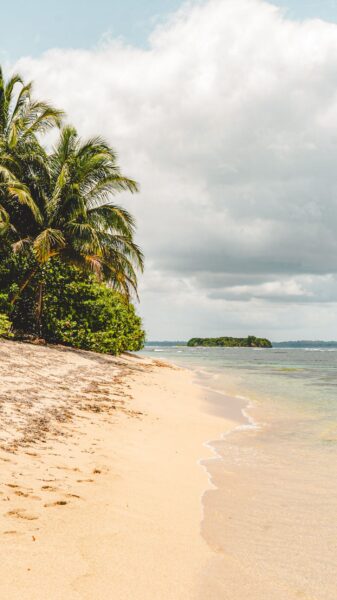 Bocas del Toro strand