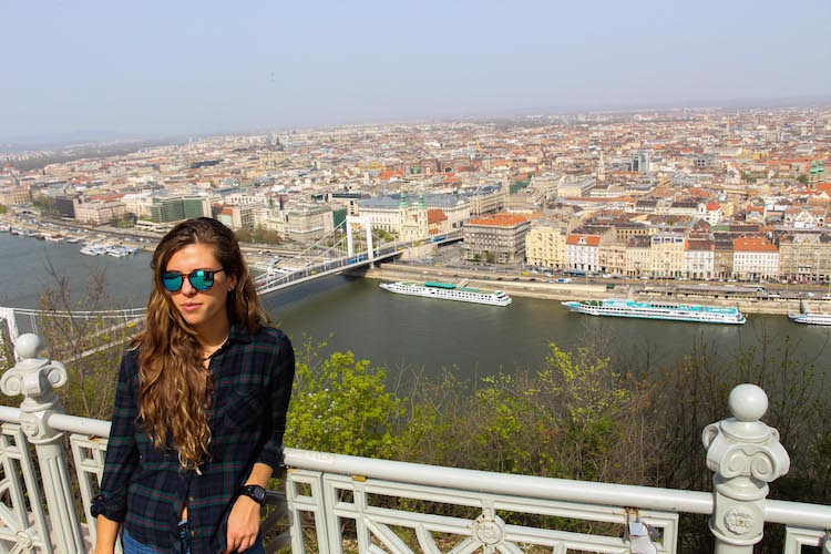 Boedapest uitzicht over de stad bergtop