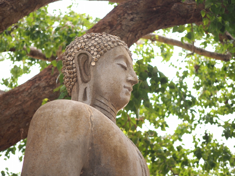 Boeddha-beeld-Abhayagiri-vihāra-anuradhapura
