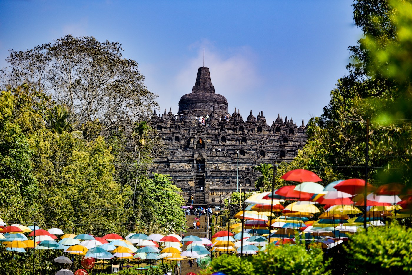 Borobudur beklimmen bezoeken java