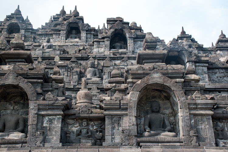 Borobudur tempel bezoeken yogyakarta java details_