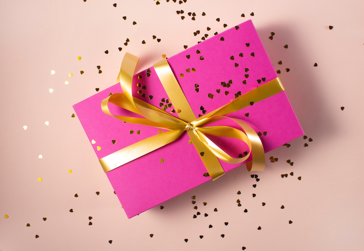 Geef dit jaar een cadeau om van te blozen – Blush Gold Jewels