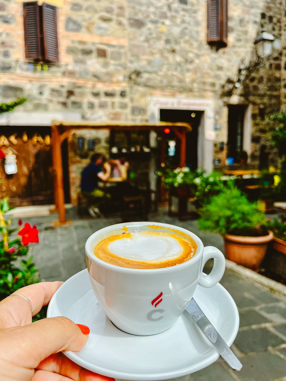 Cappuccino, met de auto naar Toscane