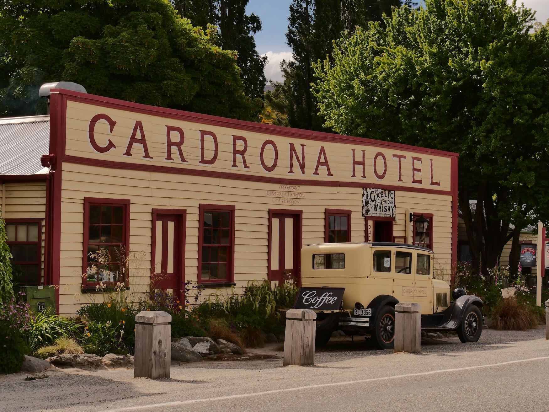 Cardrona Hotel (Crown Range Road)