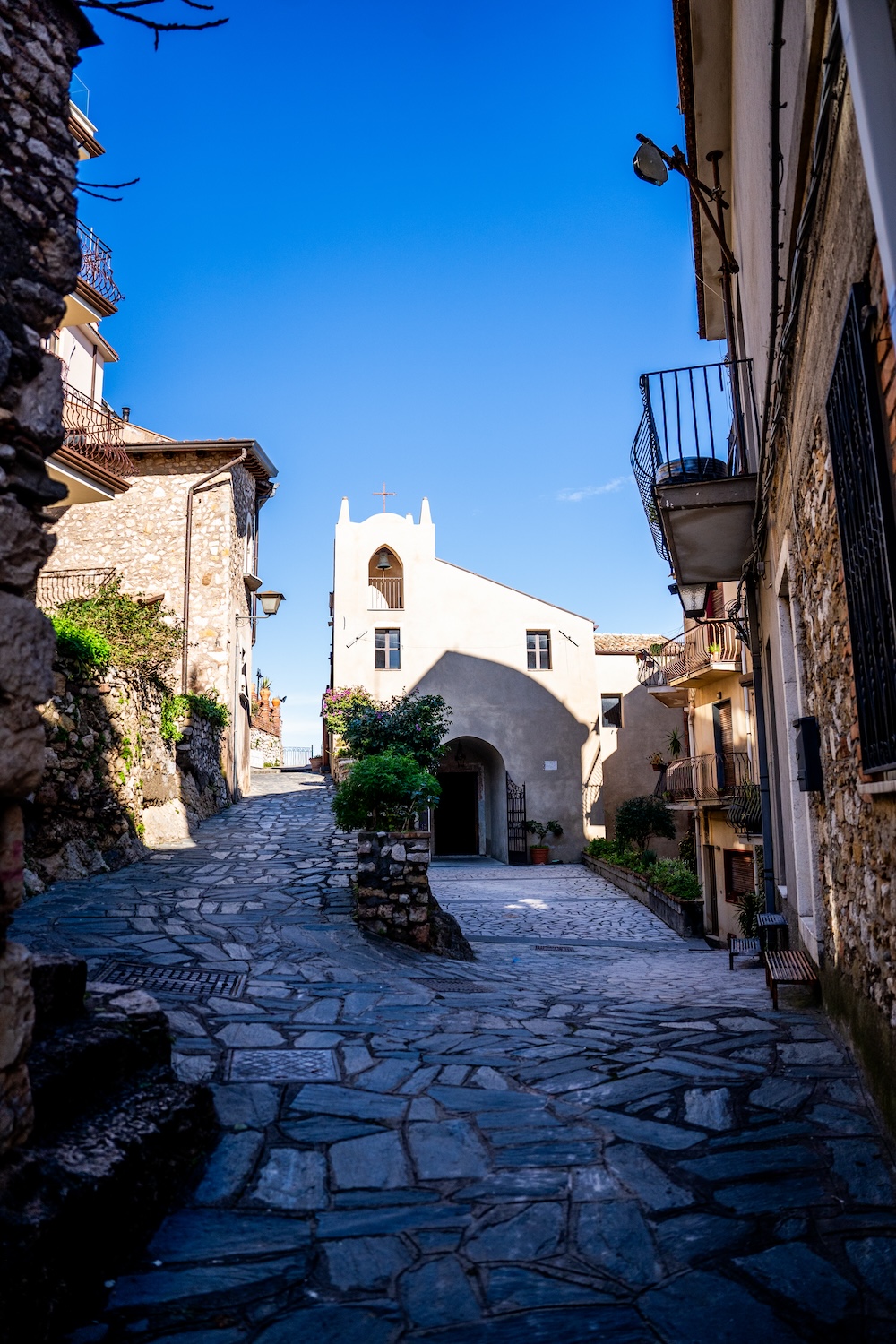Castello di Mola, straatje