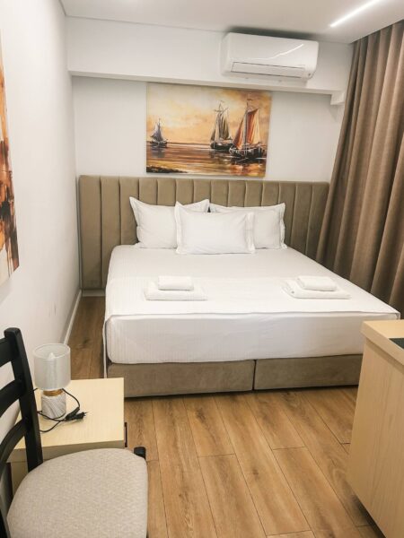 Castleview Inn bad, Gjirokastër