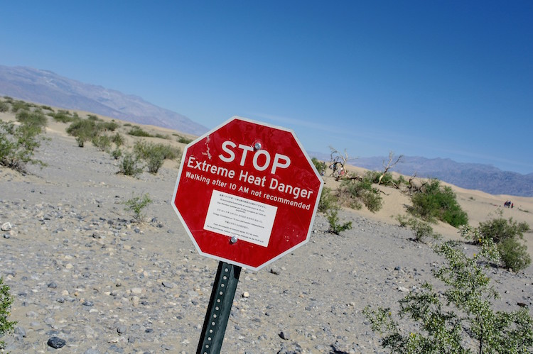 Danger Roadtrip in Death Valley (2)