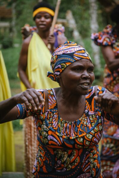 Dansende vrouw Rwanda bezienswaardigheden