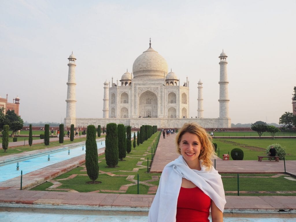 Digital Nomad Mimi Taj Mahal