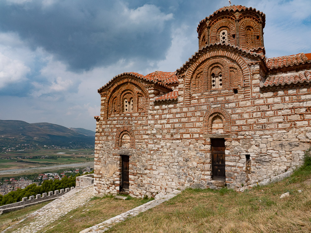 Doen in Berat kerk