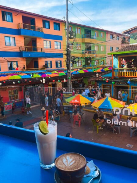 Drankje bij la vina, Guatapé