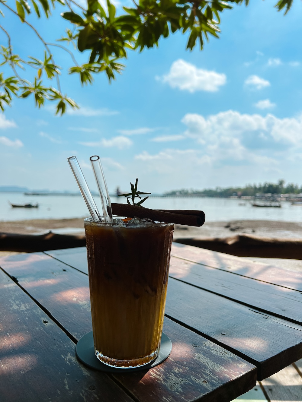 Exhale bar & cafe Koh Mook