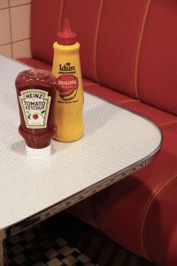 Fastfood-restaurant-color-line