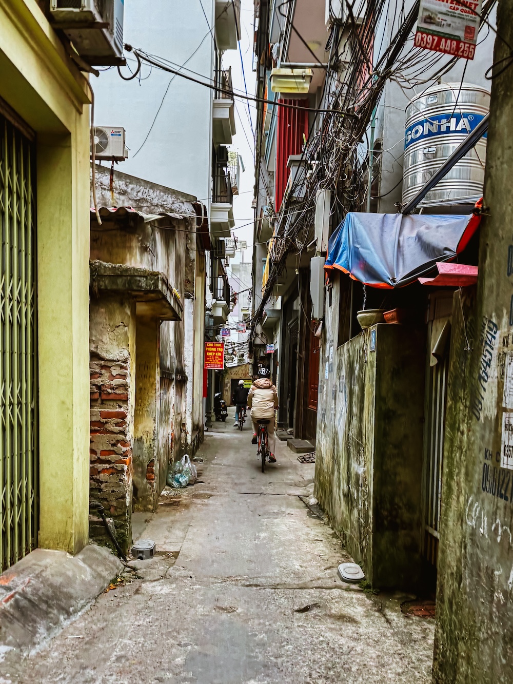 Fietsen door wijken Hanoi