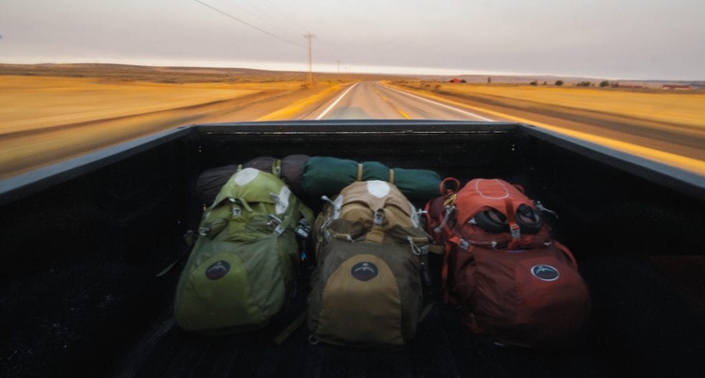 Maak een bed Lam Onbemand Een flightbag voor je backpack kopen, wanneer is dat handig? |  WeAreTravellers