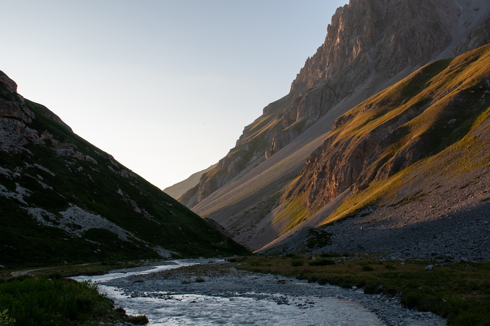 Franse Alpen in de avond