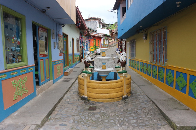 Guatape colombia backpacken route