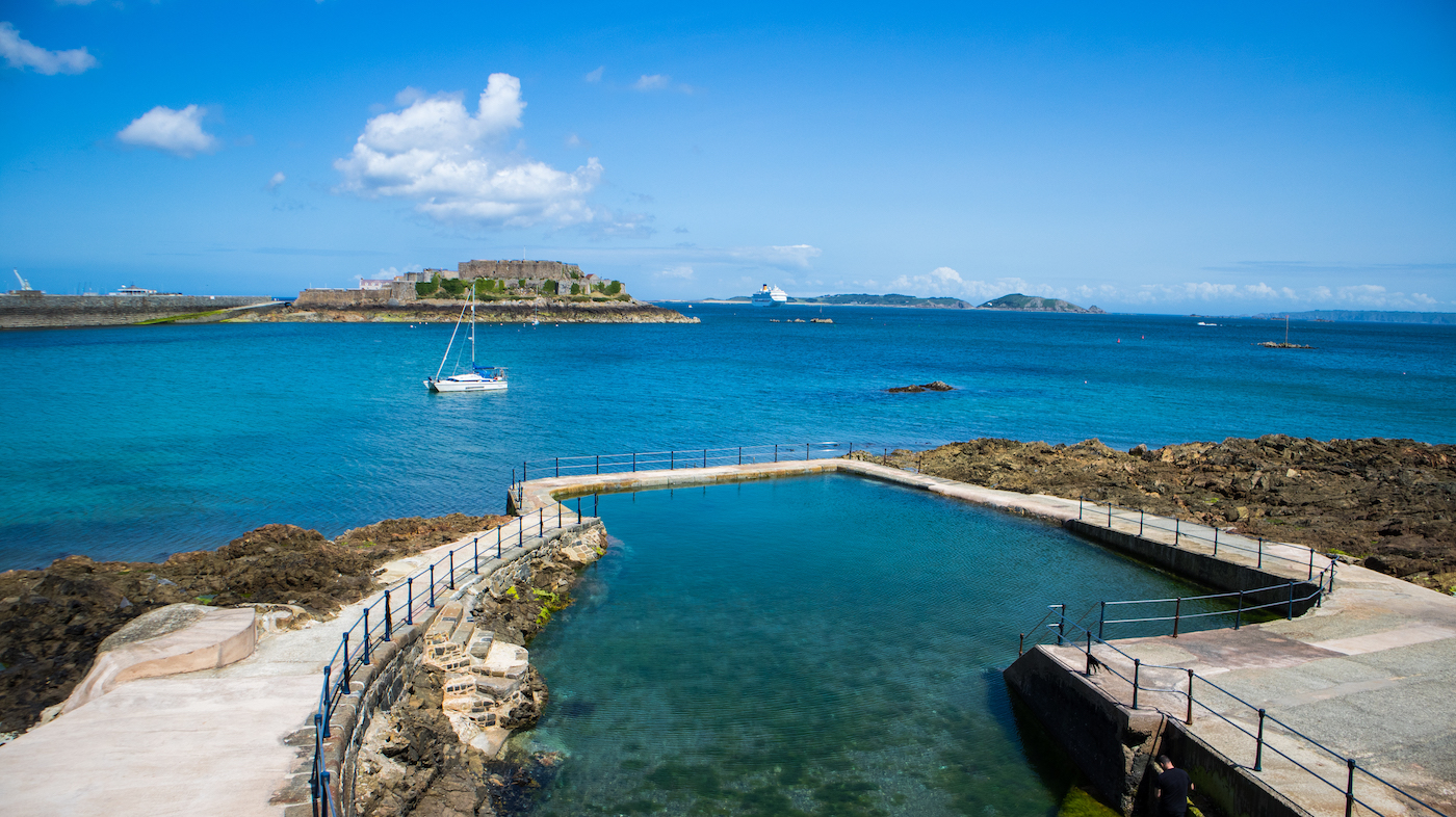 Guernsey vakantie Castle Cornet vanuit St. Peter Port
