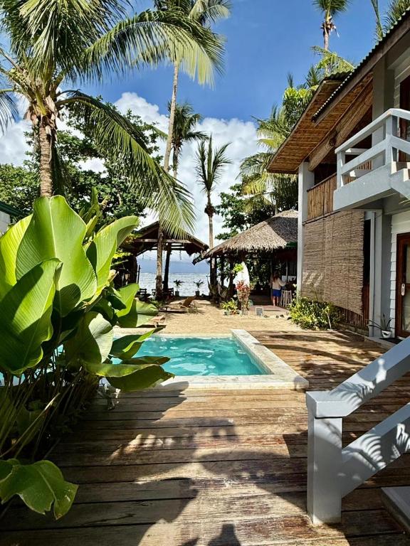 Happiness Beach Resort