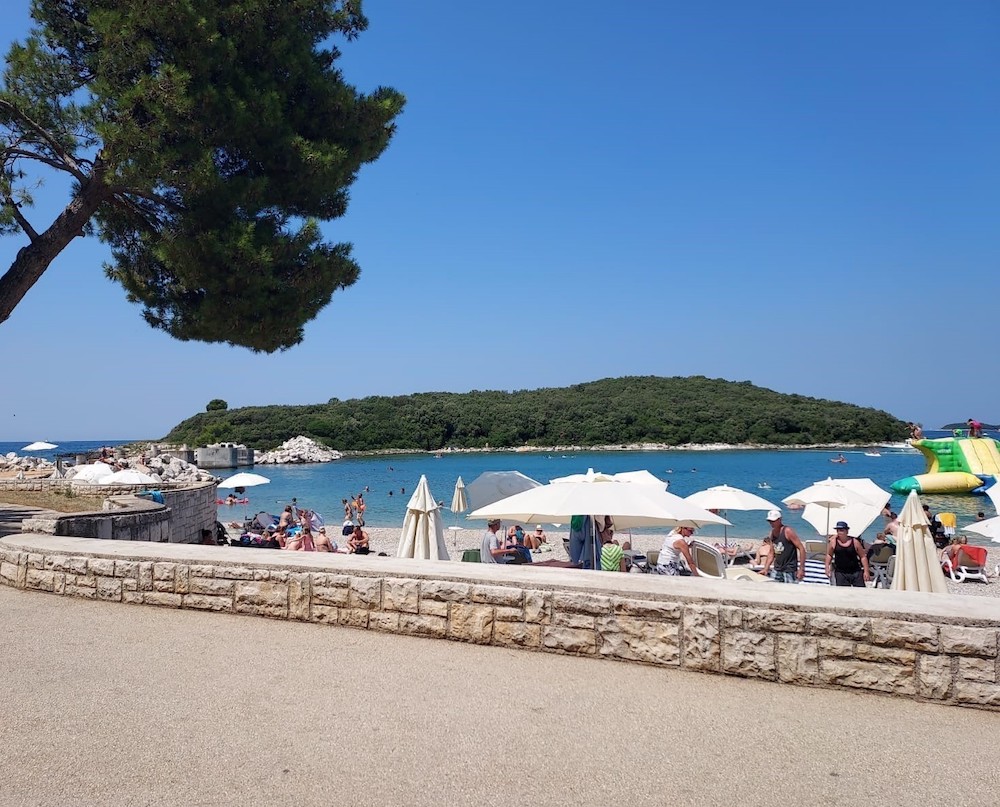 Het strand bij Vrsar, Istrië