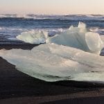 Jokulsarlon gletsjermeer zwarte strand