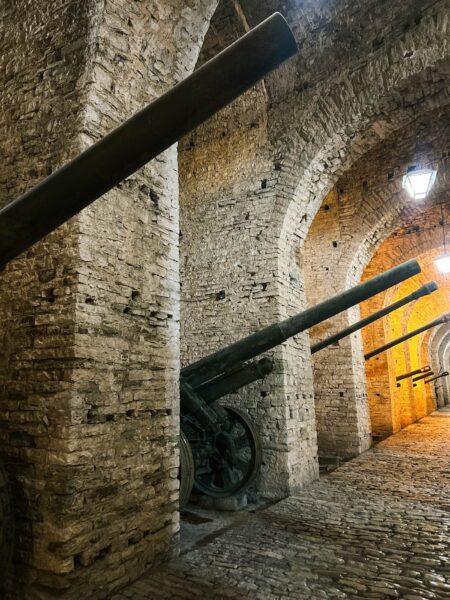 Kasteel Berat kanonnen