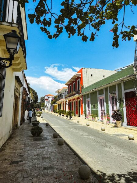 Kleurrijke koloniale huizen in de Zona Colonial