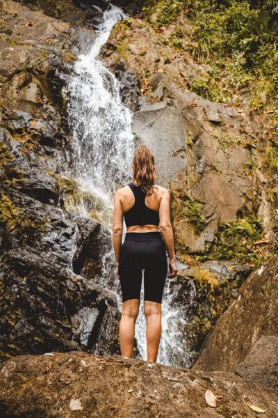 La India Dormida, vrouw bij waterval