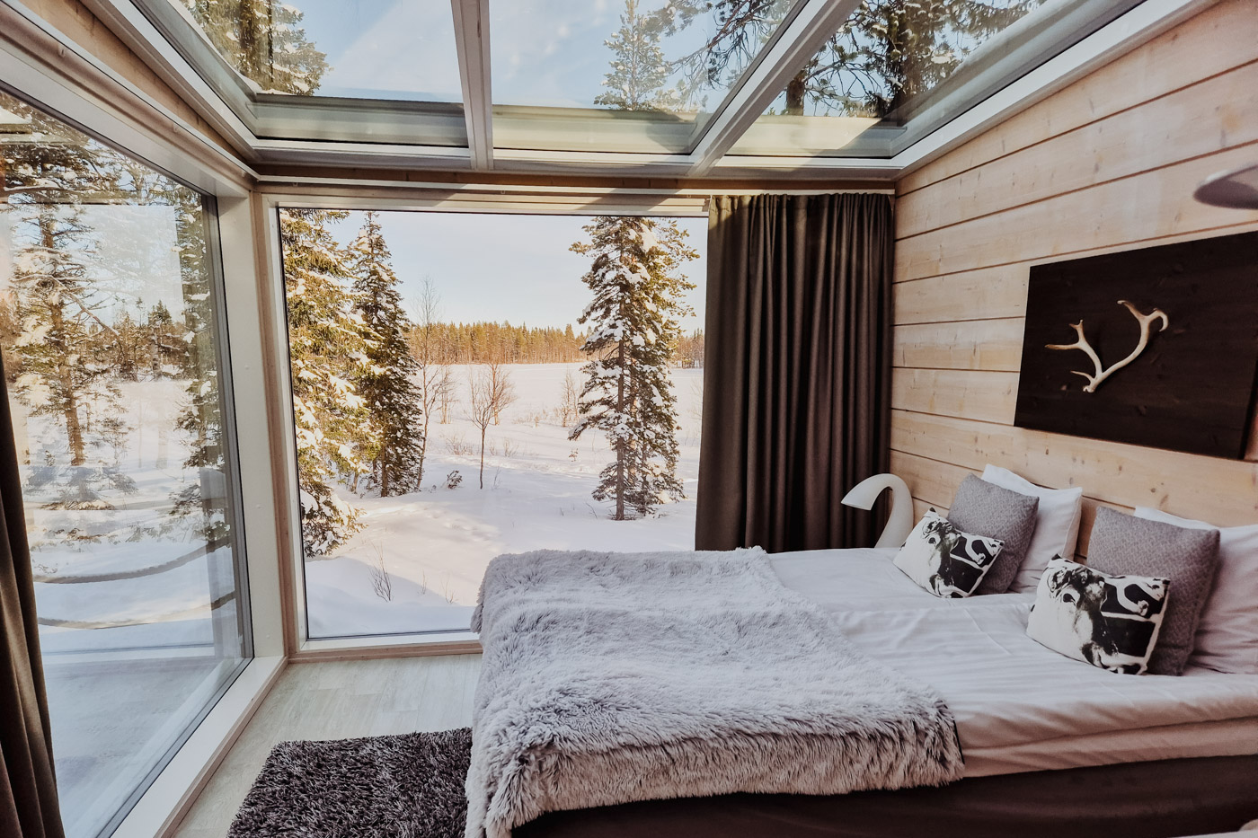 Lapland Iisakki glass villa