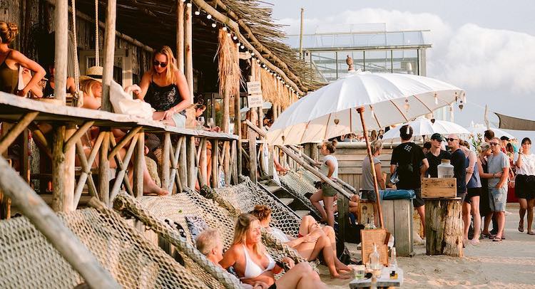 Leukste strandtenten nederland club zand