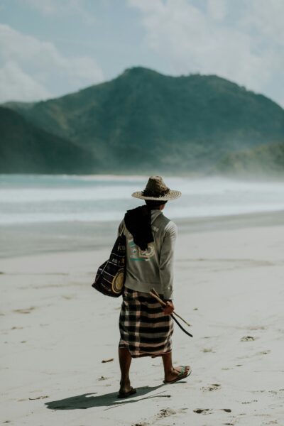 Local op strand in Lombok