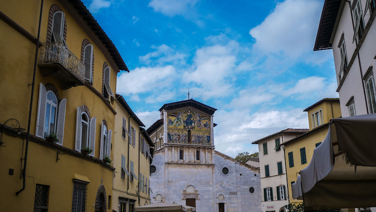 Lucca-1-7 detail kerk