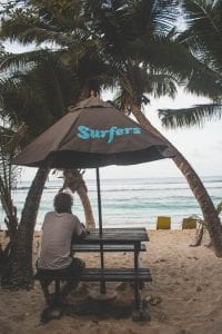 Mahe vakantie palmbomenstrand Surfers Beach Seychellen-2